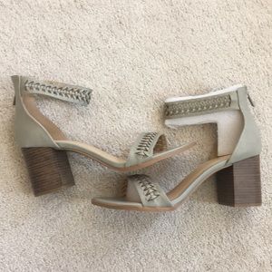 NWOB Chinese Laundry Juni Heeled Sandal